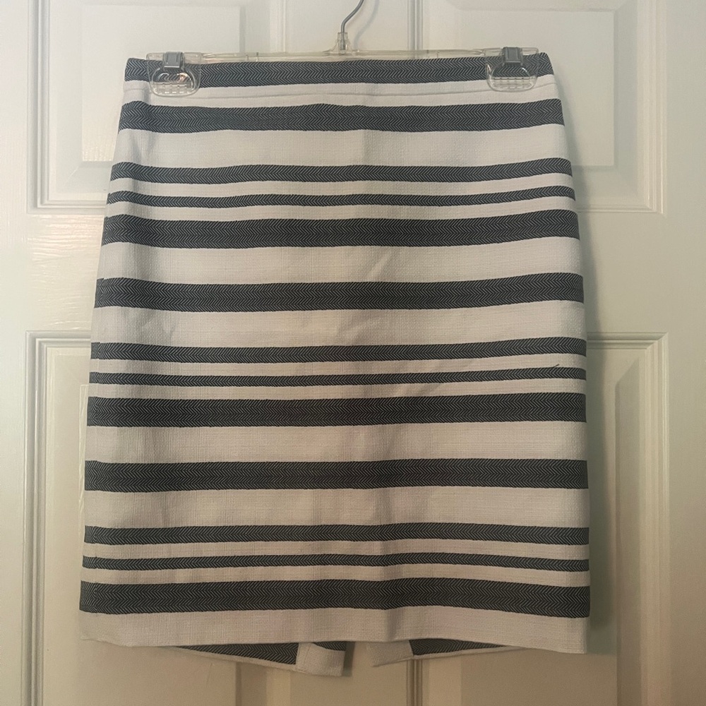 J. Crew Navy and White Striped Pencil Skirt with Slit size 0 Petite Lining NWT